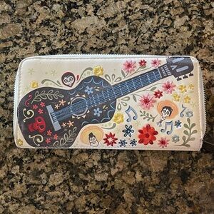 Women's White Guitar Floral Zip Wallet
